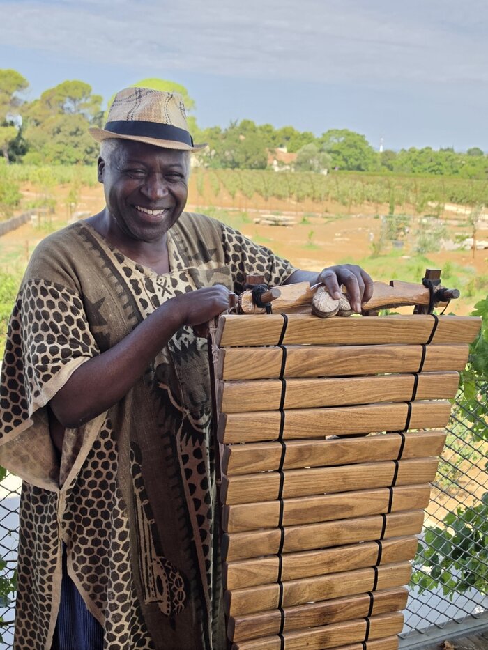 Irénée Domboué au balafon